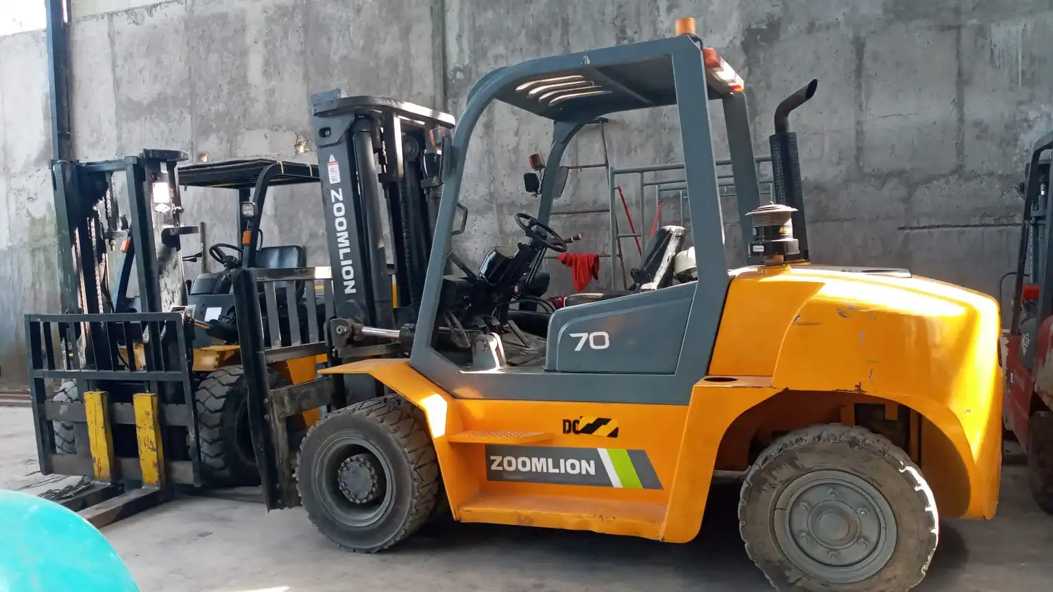 Sewa Forklift 3.5 Ton All In Operator BBM Mobilisasi Magelang Yogyakarta